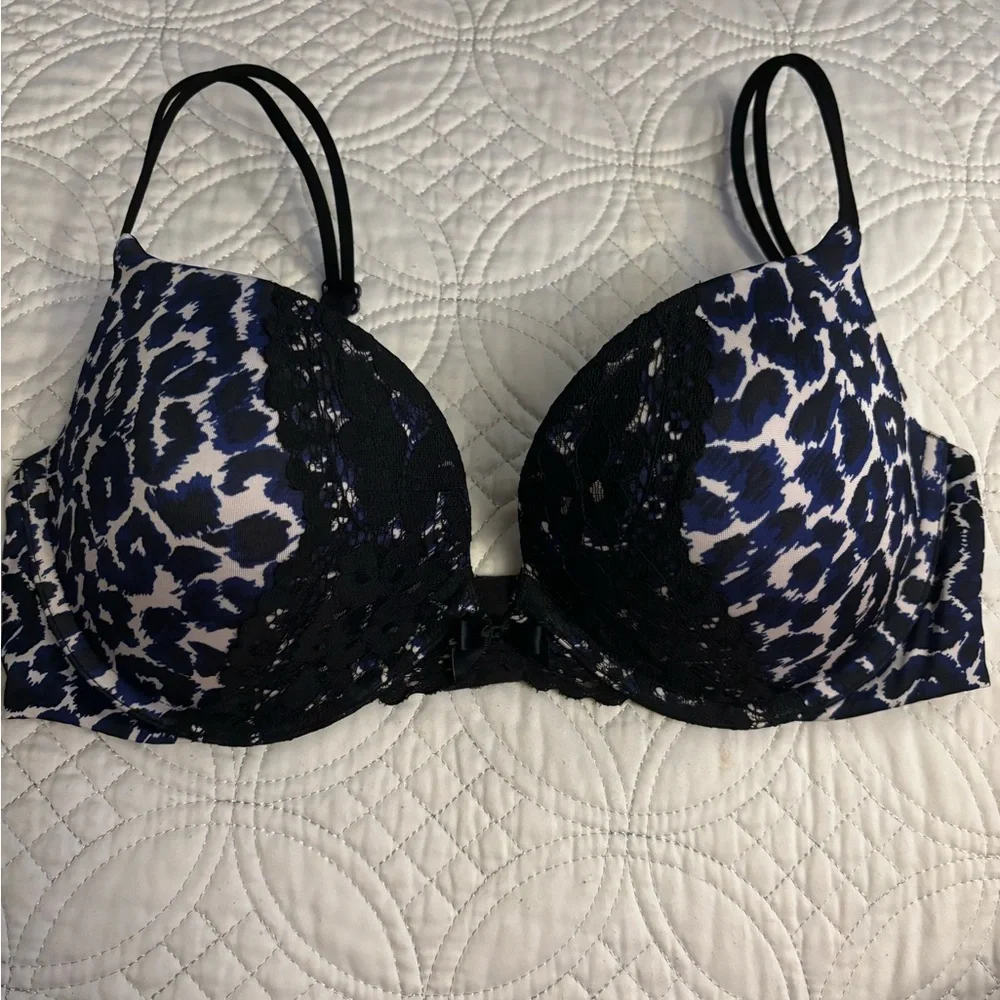 VS BRA - Picture 1 of 3